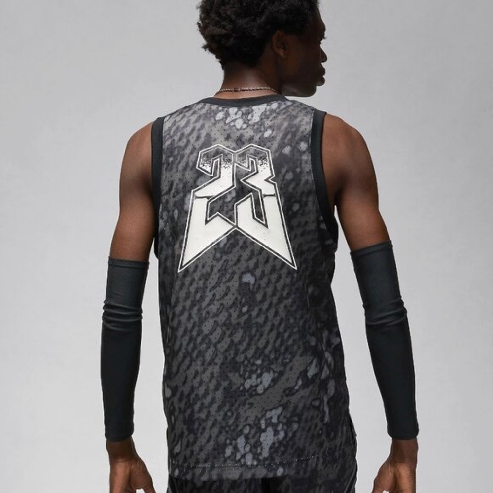 Jordan Mesh Basketball Jersey Black & Gray #23 Size Large NWT